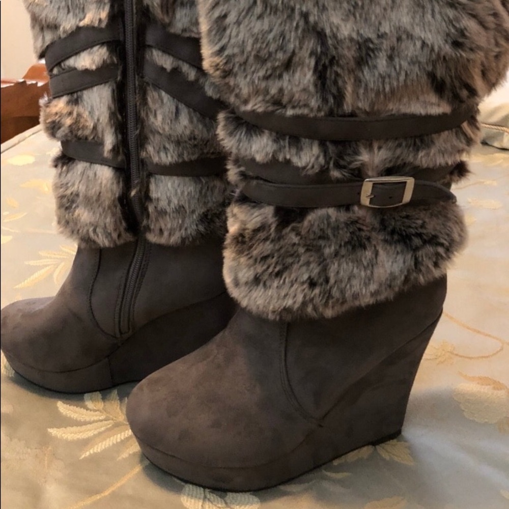 Brand NEW~Women’s Dark Grey Suede-like Wedge Boots